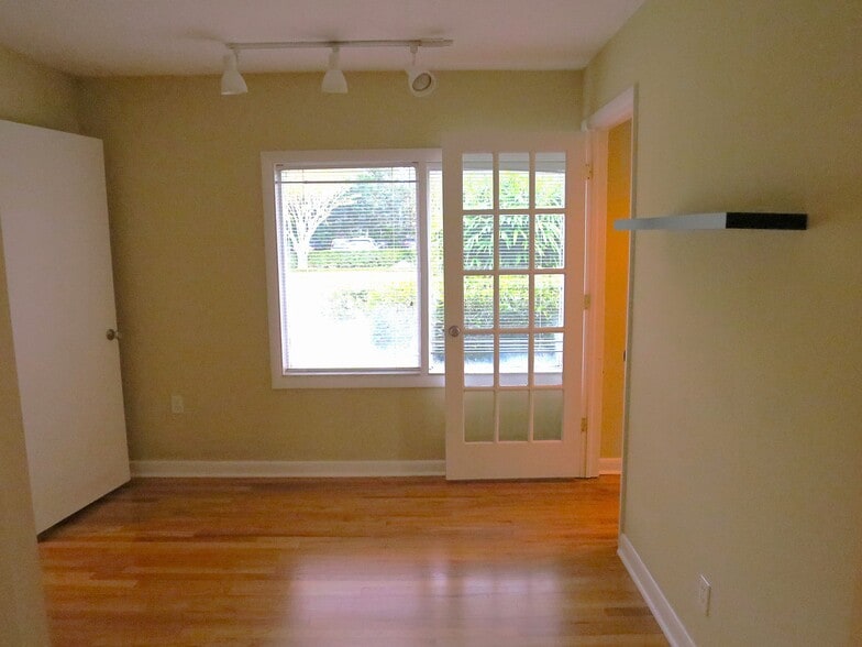 More Photos Of 1977 Dundee Dr, Winter Park Medical For Sale