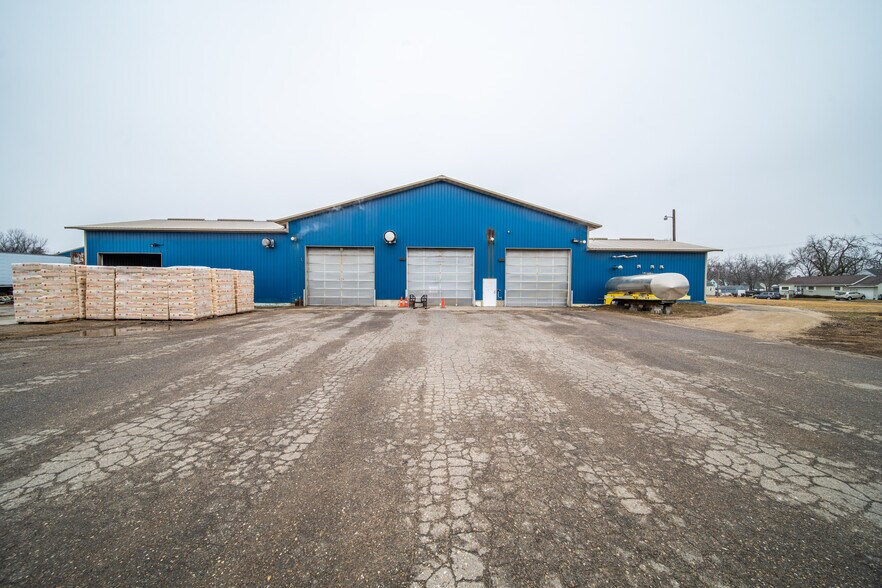 More Photos Of 501 11th St NE, Austin Carwash For Sale