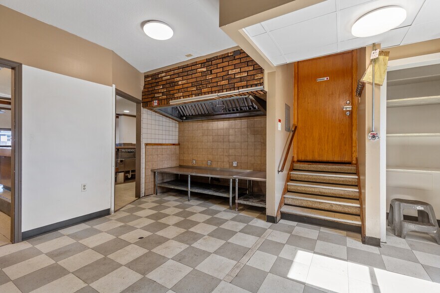 More Photos Of 2703 S Chicago Ave, South Milwaukee General Retail For Sale