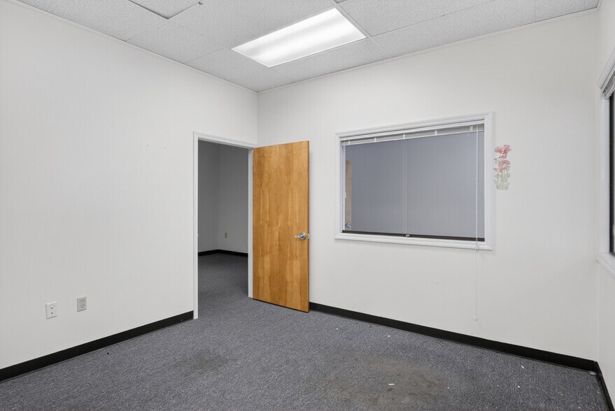 More Photos Of 126 N Main St, Warrenton Medical For Lease