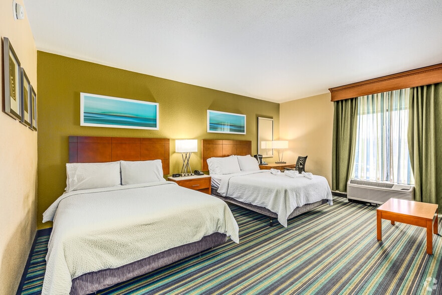 More Photos Of 1810 S Highway 27, Clermont Hotel For Sale