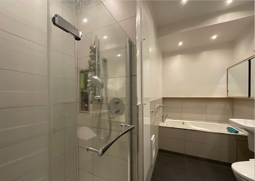 More Photos Of 1036 Av D'oxford, Montréal Apartments For Sale