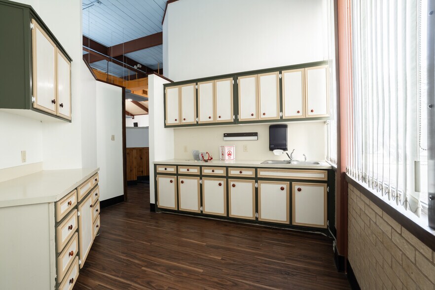 More Photos Of 5102 Salem Ave, Lubbock Medical For Sale