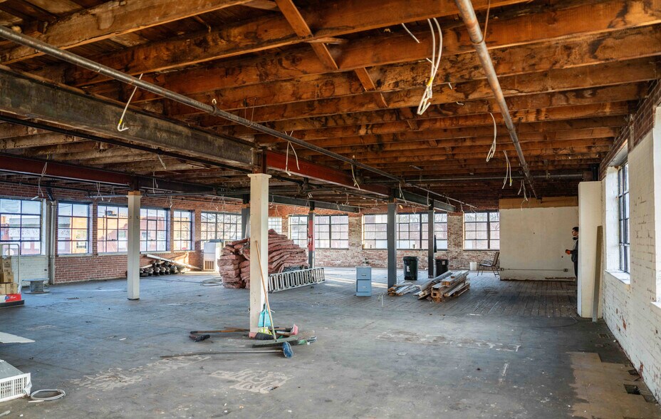 More Photos Of 201 N Missouri Ave, Sedalia Manufacturing For Sale