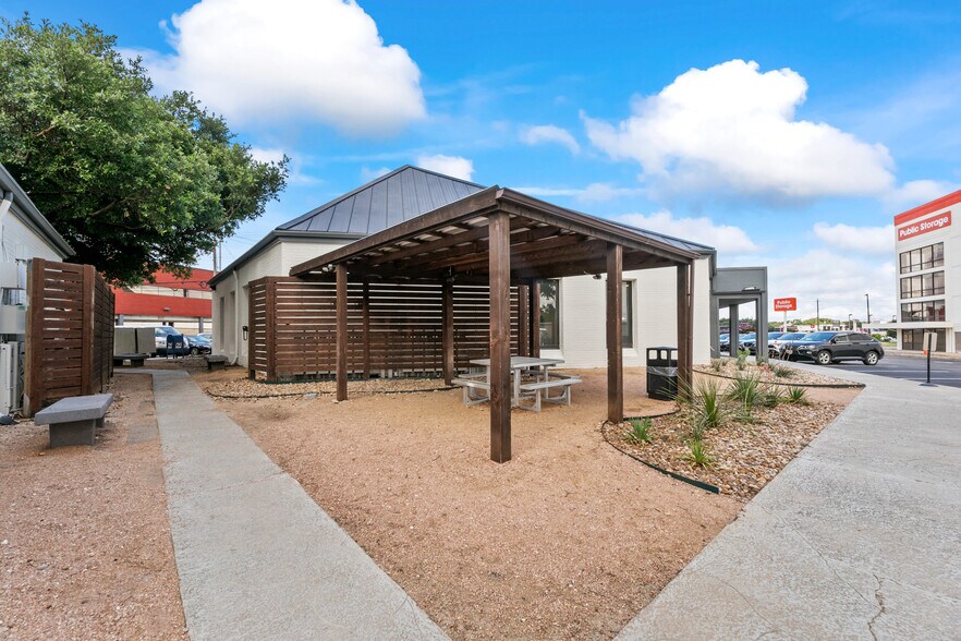 More Photos Of 12885 Research Blvd, Austin Office For Lease