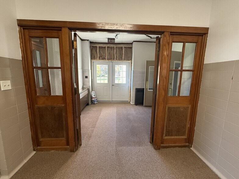 More Photos Of 33328 Main St, Townville Manufacturing For Sale