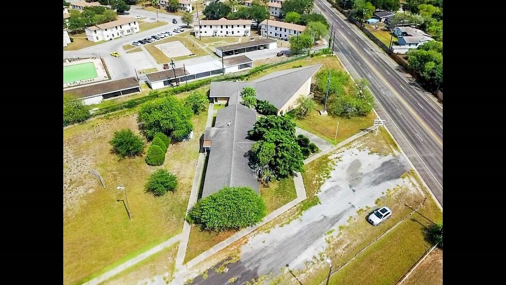 More Photos Of 1120 E Sen Carlos Truan Blvd, Kingsville Restaurant For Sale