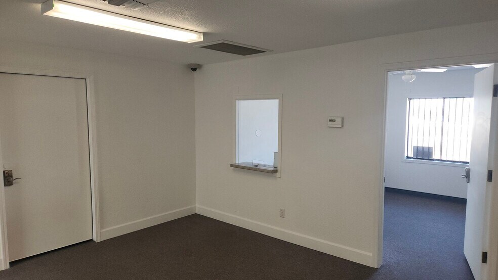 More Photos Of 511 E Main St, Quartzsite Flex For Sale