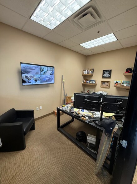 More Photos Of 1324 N Farrell Ct, Gilbert Warehouse For Sale