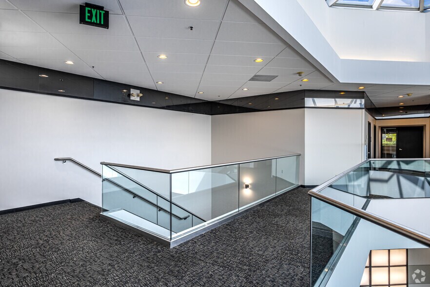 More Photos Of 16025 W 113th St, Lenexa Unknown For Lease