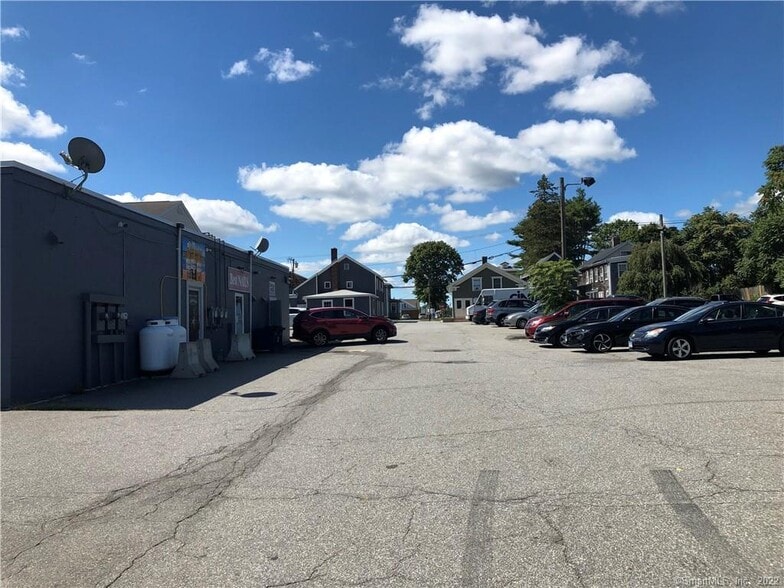 More Photos Of 15-19 E Main St, Clinton Storefront For Sale