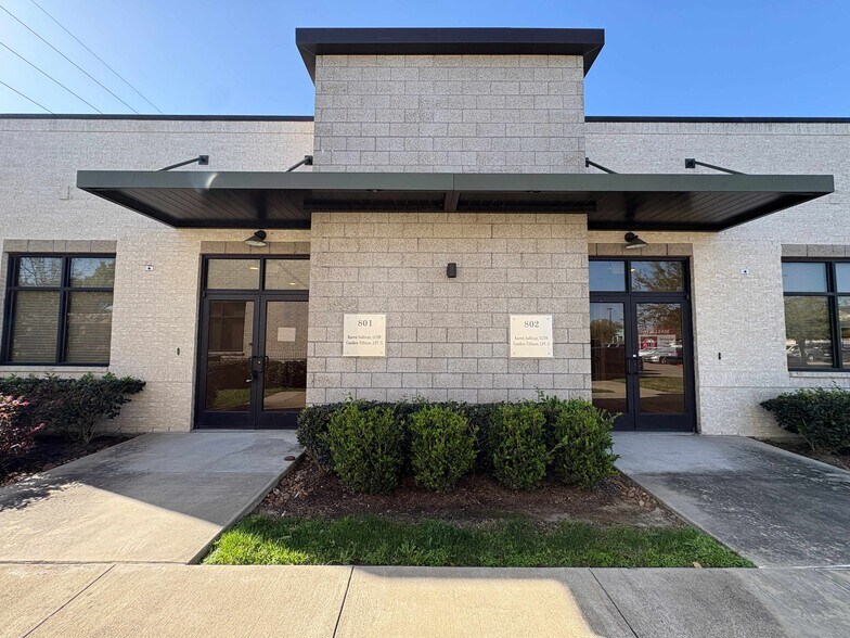 Primary Photo Of 12440 Emily Ct, Sugar Land Medical For Lease