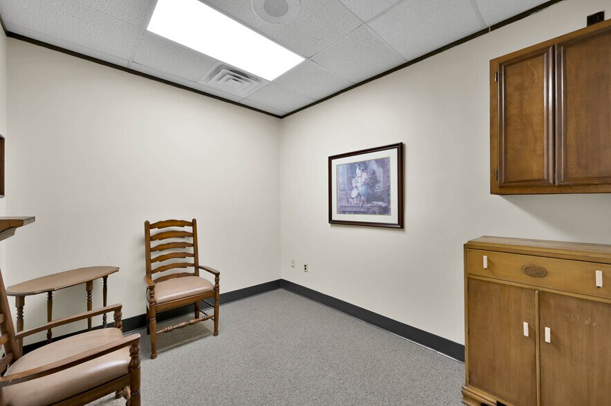 More Photos Of 1380 Stonehollow Dr, Humble Medical For Lease
