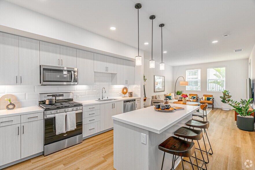 More Photos Of 1445 Town Center Dr, Chula Vista Apartments For Lease