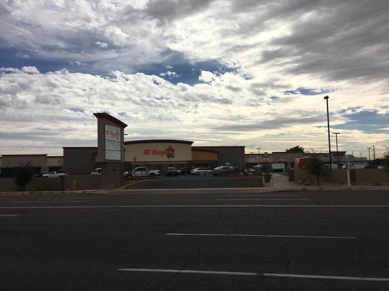 More Photos Of 2226 W Camelback Rd, Phoenix Auto Dealership For Lease
