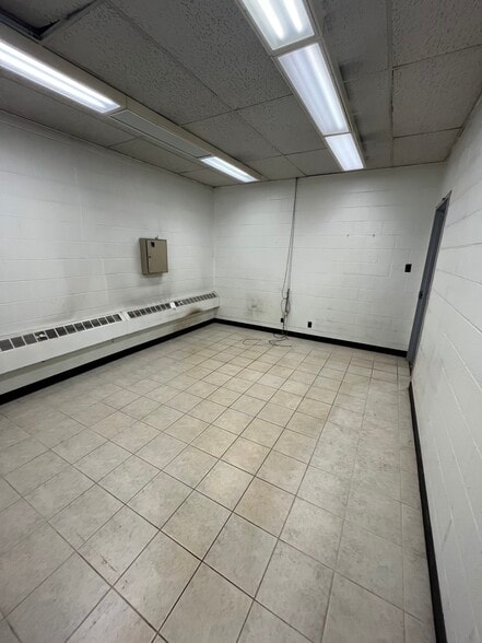 More Photos Of 520 E Bruceton Rd, Pittsburgh Freestanding For Lease