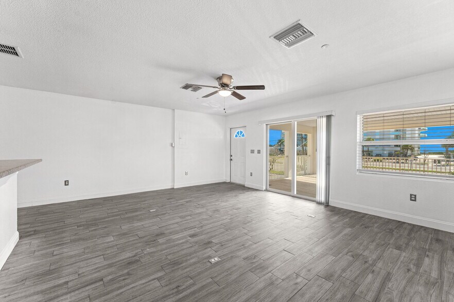 More Photos Of 41 N Orlando Ave, Cocoa Beach Office For Sale