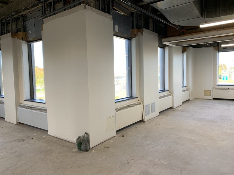 More Photos Of 4 Plaza Way, Fairhaven Bank For Lease