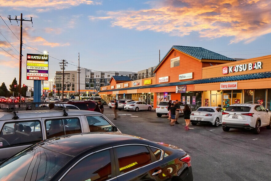 More Photos Of 24200-24228 Crenshaw Blvd, Torrance Restaurant For Lease