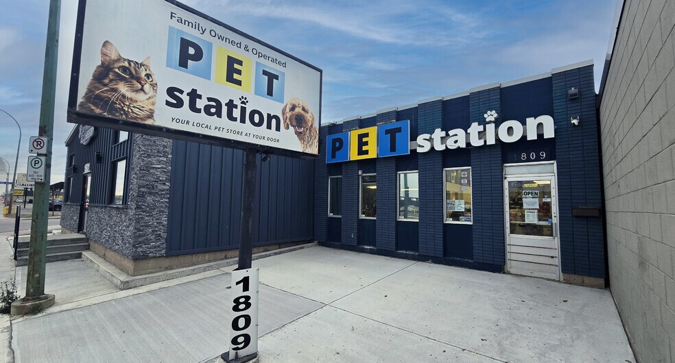 Primary Photo Of 1809 Park St, Regina Storefront For Sale