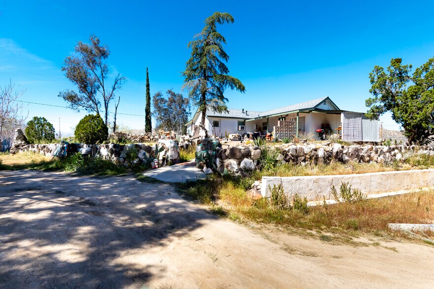 More Photos Of 7772 Jemez Trl, Yucca Valley Multifamily For Sale