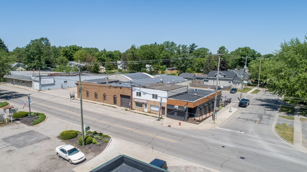 More Photos Of 241 W Randall St, Coopersville Warehouse For Lease