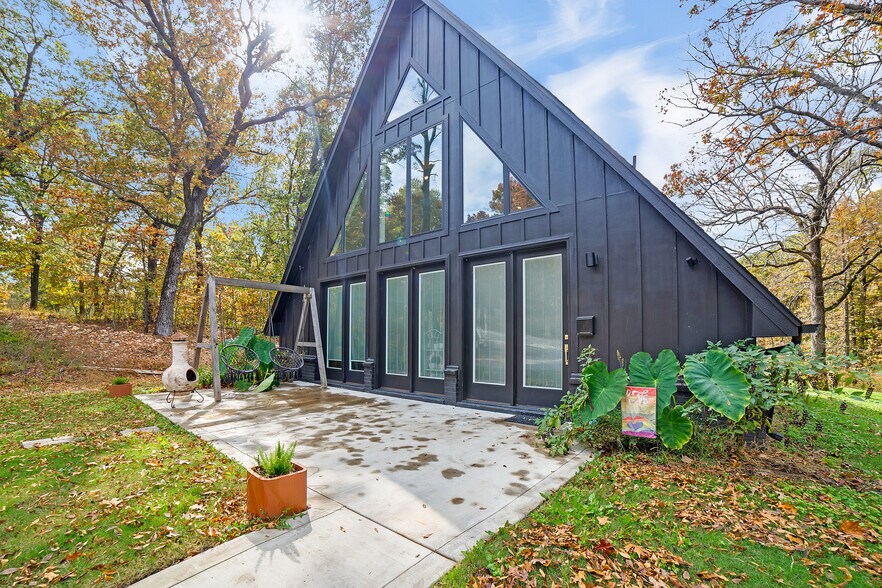 More Photos Of 446724 E 390 Rd, Langley Hotel For Sale