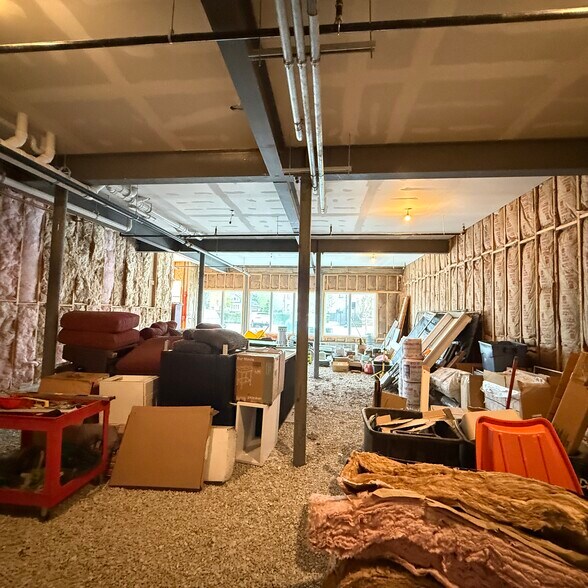 More Photos Of 3708 Grand Blvd, Brookfield Apartments For Lease