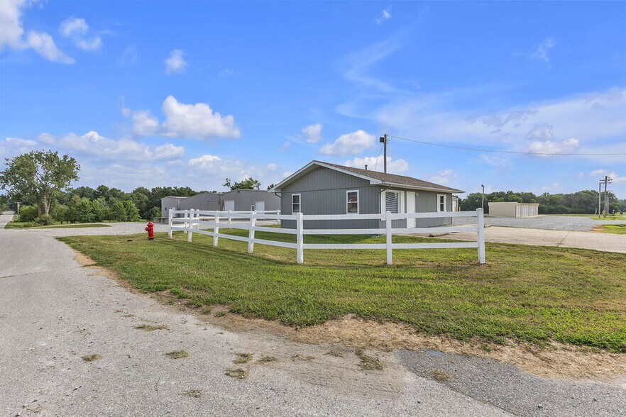 More Photos Of 1600 Park Lane Dr, Trenton Industrial For Sale