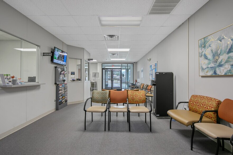 More Photos Of 7 E Duncan St, Lillington Medical For Sale