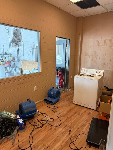 More Photos Of 614 S 7th St, Opelika Auto Repair For Sale