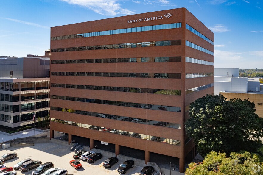 More Photos Of 250 Monroe Ave NW, Grand Rapids Office For Lease