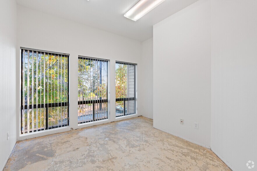 More Photos Of 5910 Clark Rd, Paradise Medical For Lease