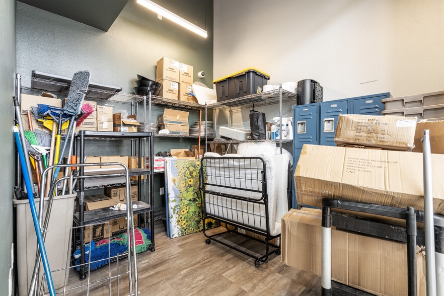 More Photos Of 500 Market St, Santa Fe Storefront Retail Office For Lease