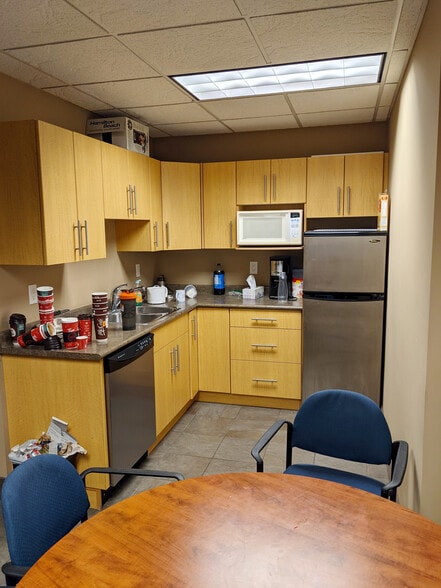 More Photos Of 2200 West Railway St, Abbotsford Light Manufacturing For Lease