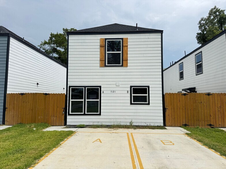 More Photos Of , Houston Multifamily For Sale