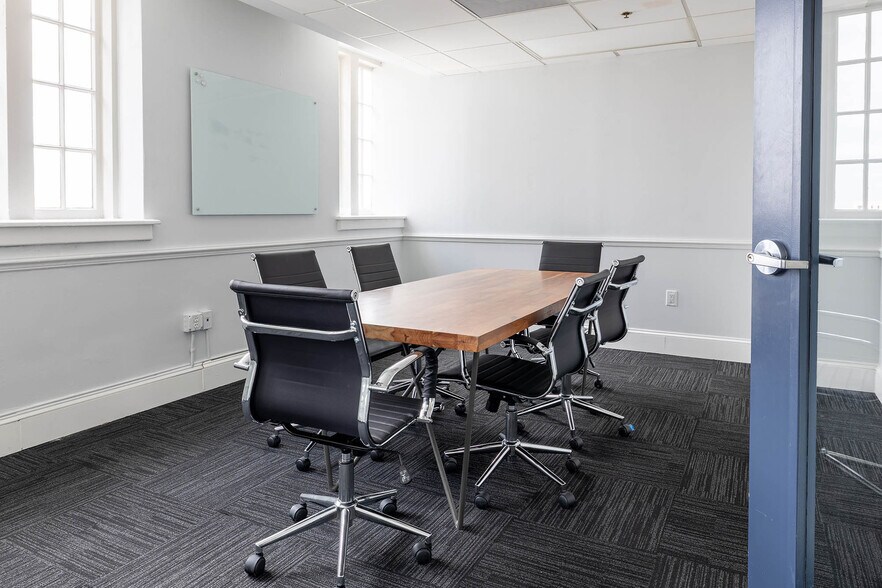 More Photos Of 37 N Orange Ave, Orlando Coworking Space