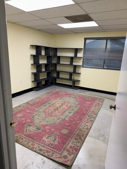 More Photos Of 621 Lakeview Rd, Clearwater Coworking Space