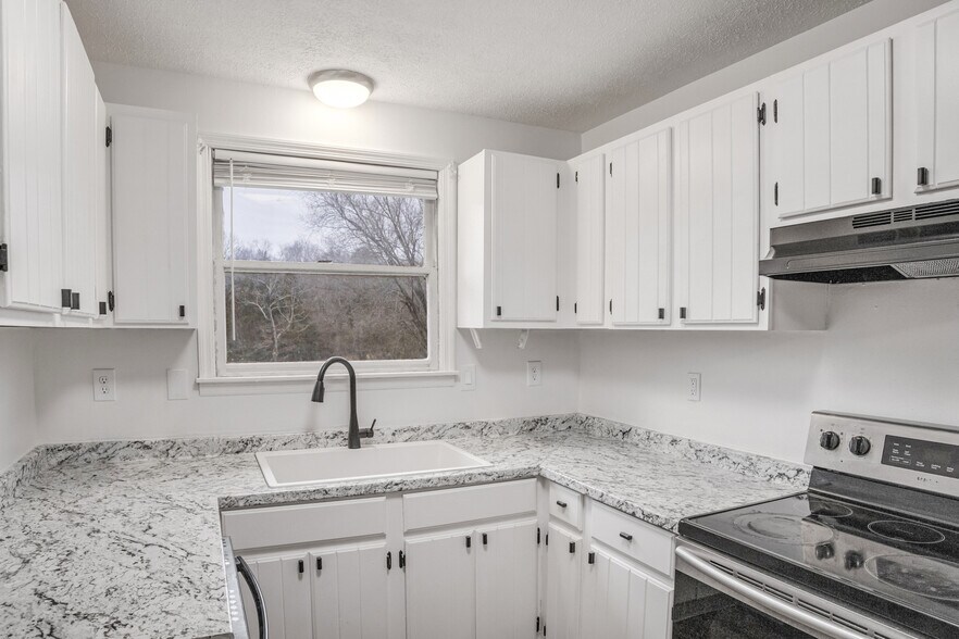 More Photos Of 151 Covington Ln, Dickson Apartments For Sale