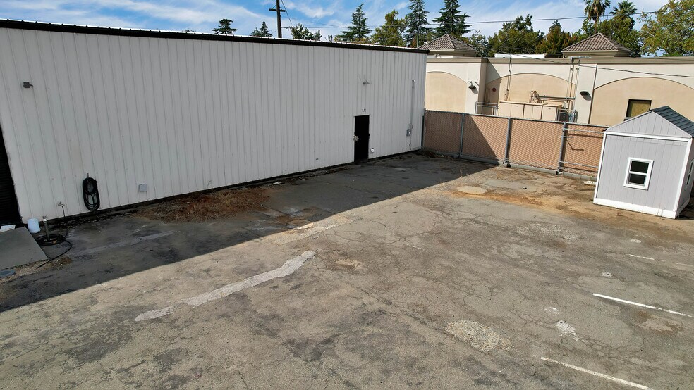 More Photos Of 1127 Chestnut St, Marysville Warehouse For Sale