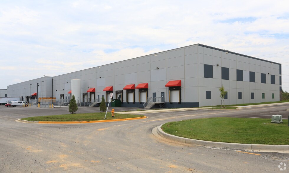 More Photos Of 6423 English Muffin Way, Frederick Warehouse For Lease