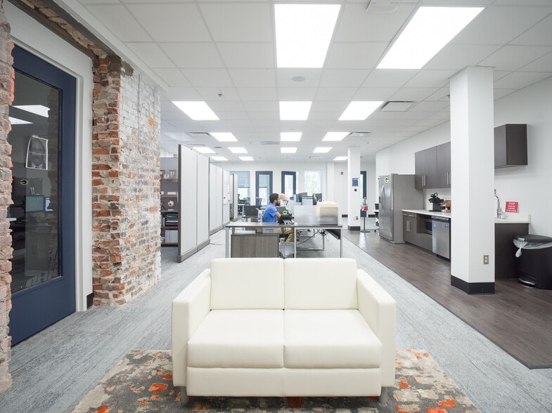 More Photos Of 11 S 12th St, Richmond Coworking Space