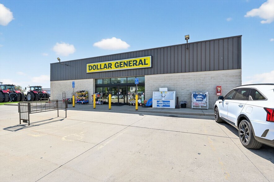 More Photos Of 105 E Falcon Hwy, Flanagan General Retail For Sale