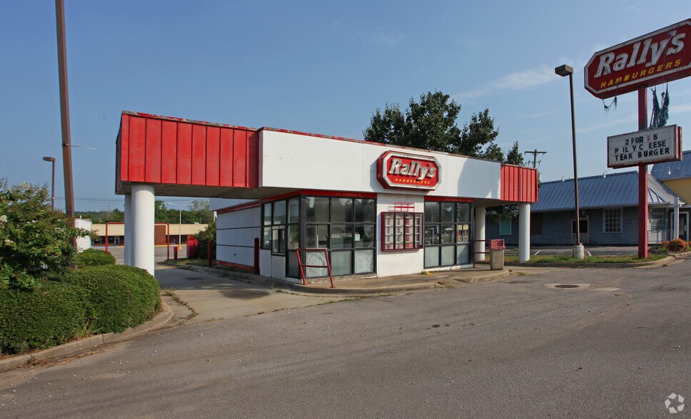 More Photos Of 2050 Pinson Valley Pky, Birmingham Fast Food For Sale