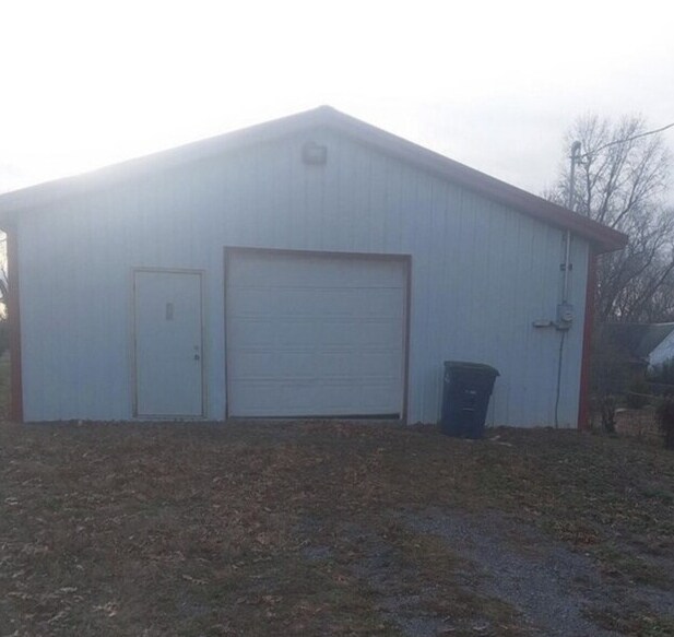 More Photos Of 314 2nd St, Central City Industrial For Sale