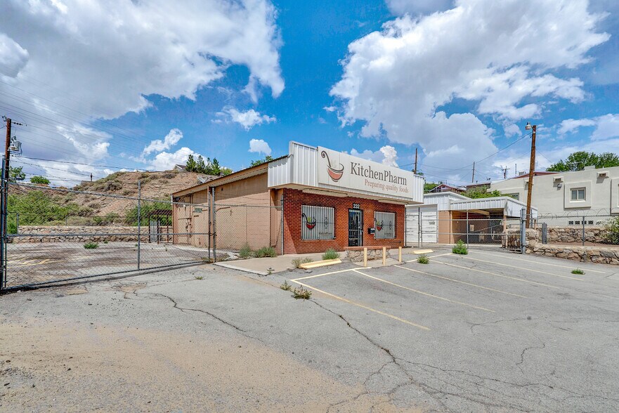 Primary Photo Of 232 Torres St, El Paso Storefront Retail Office For Lease