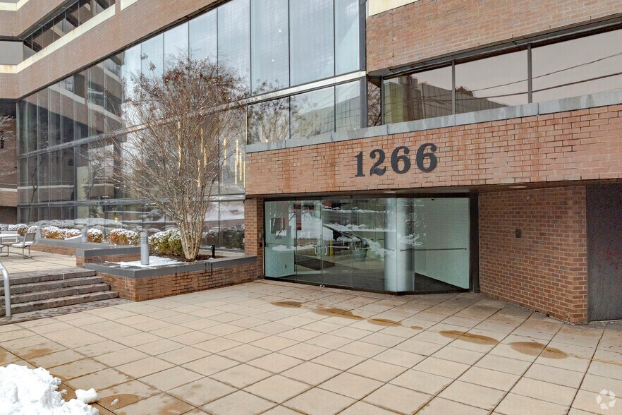 More Photos Of 1266 E Main St, Stamford Office For Lease