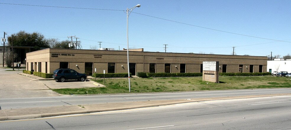 Primary Photo Of 517 N Carrier Pky, Grand Prairie Medical For Sale
