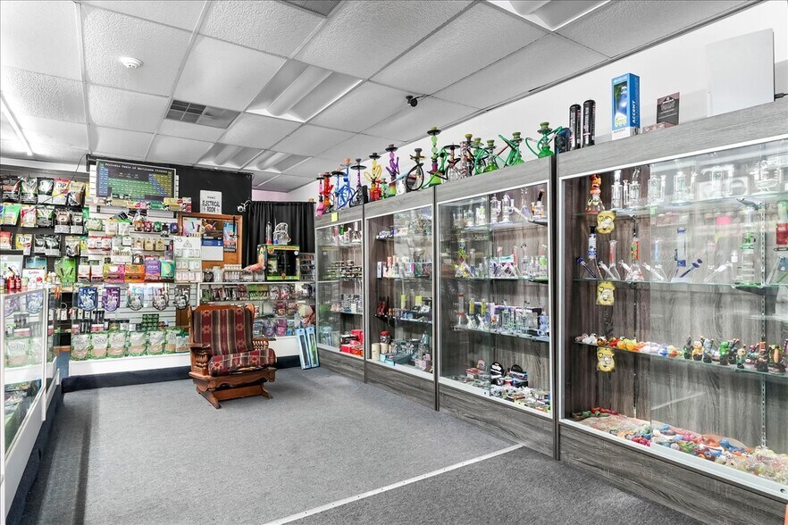 More Photos Of 13-15 S Chester Rd, Swarthmore Storefront Retail Residential For Sale