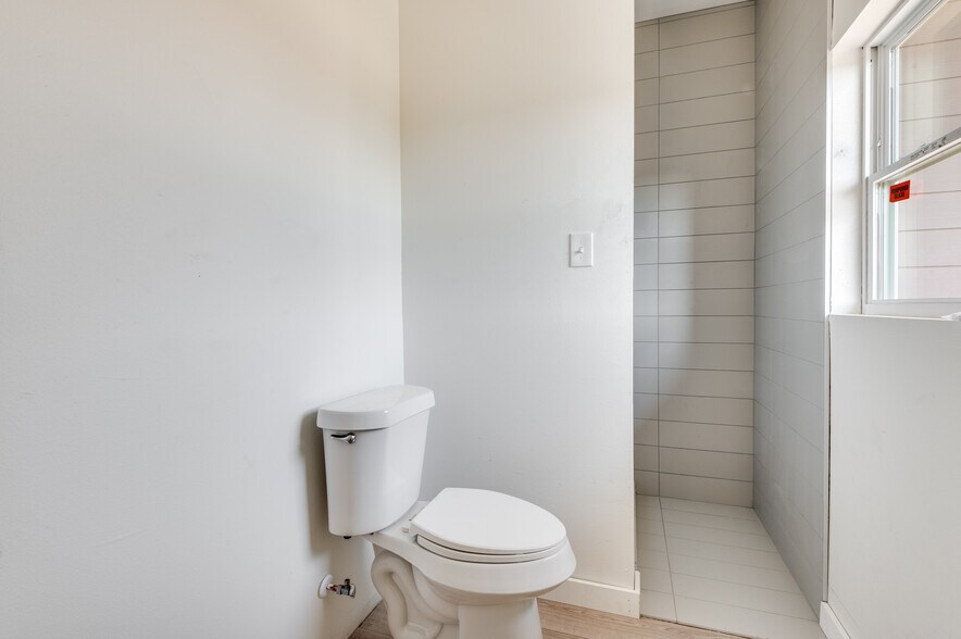 More Photos Of 504 O Connor Rd, Irving Multifamily For Sale